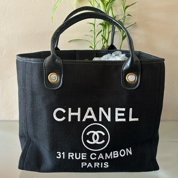 CHANEL Handbags - Chanel tote